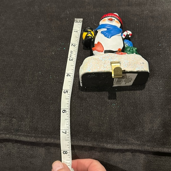 NWT Stocking Holder Penguin In Festive Ceramic For Christmas 4 1/2 X 3 1/2 - Picture 6 of 7